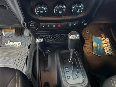 2014 Jeep Wrangler Unlimited Rubicon/ LOW MILES/ 2 OWNERS   - Photo 15 - Portland, OR 97267