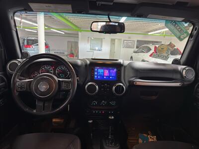 2014 Jeep Wrangler Unlimited Rubicon/ LOW MILES/ 2 OWNERS   - Photo 12 - Portland, OR 97267