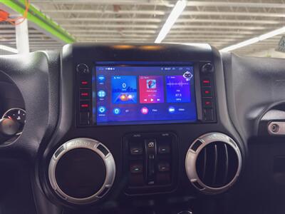 2014 Jeep Wrangler Unlimited Rubicon/ LOW MILES/ 2 OWNERS   - Photo 14 - Portland, OR 97267