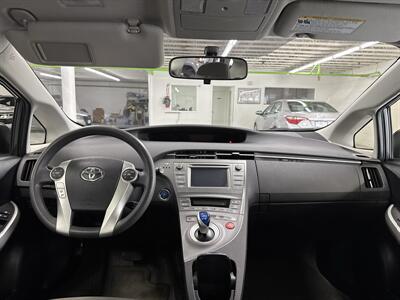 2015 Toyota Prius Two (2 OWNERS) 27 SERVICE RECORDS   - Photo 10 - Portland, OR 97267