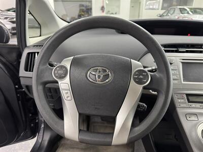 2015 Toyota Prius Two (2 OWNERS) 27 SERVICE RECORDS   - Photo 12 - Portland, OR 97267