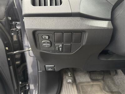 2015 Toyota Prius Two (2 OWNERS) 27 SERVICE RECORDS   - Photo 17 - Portland, OR 97267