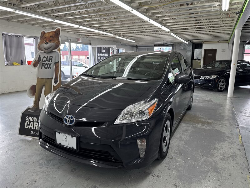 2015 Toyota Prius Two (2 OWNERS) 27 SERVICE RECORDS   - Photo 1 - Portland, OR 97267