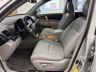 2008 Toyota Highlander Hybrid Limited ONE OWNER LOW MILE 80K   - Photo 12 - Portland, OR 97267