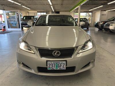 2011 Lexus IS LOW MILES/ 2 OWNERS/ 26 SERVICE RECORDS/ MINT COND   - Photo 7 - Portland, OR 97267