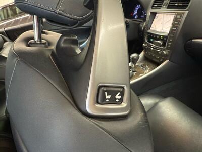 2011 Lexus IS LOW MILES/ 2 OWNERS/ 26 SERVICE RECORDS/ MINT COND   - Photo 19 - Portland, OR 97267