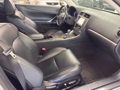 2011 Lexus IS LOW MILES/ 2 OWNERS/ 26 SERVICE RECORDS/ MINT COND   - Photo 15 - Portland, OR 97267