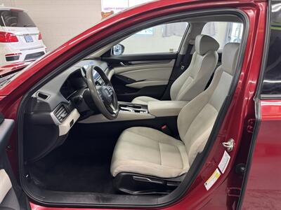 2018 Honda Accord LX ONE OWNER (21 SERVICE RECORDS)   - Photo 11 - Portland, OR 97267
