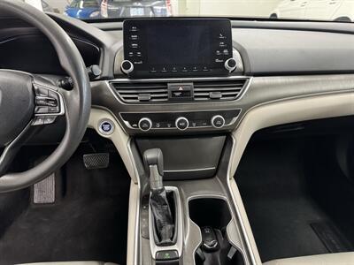 2018 Honda Accord LX ONE OWNER (21 SERVICE RECORDS)   - Photo 9 - Portland, OR 97267