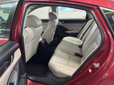 2018 Honda Accord LX ONE OWNER (21 SERVICE RECORDS)   - Photo 12 - Portland, OR 97267