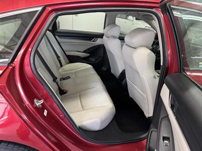 2018 Honda Accord LX ONE OWNER (21 SERVICE RECORDS)   - Photo 14 - Portland, OR 97267
