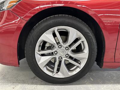 2018 Honda Accord LX ONE OWNER (21 SERVICE RECORDS)   - Photo 17 - Portland, OR 97267