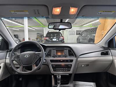 2016 Hyundai SONATA Hybrid SE ONE OWNER (LOW MILES 53K)   - Photo 10 - Portland, OR 97267