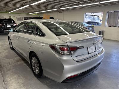 2016 Hyundai SONATA Hybrid SE ONE OWNER (LOW MILES 53K)   - Photo 4 - Portland, OR 97267