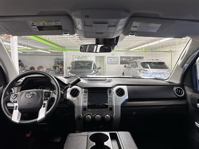 2018 Toyota Tundra SR5 (LOW MILES 55K) 12 SERVICE RECORDS - Photo 10 - Portland, OR 97267