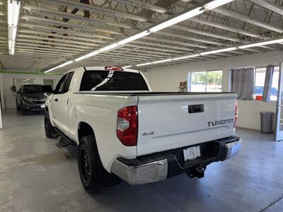 2018 Toyota Tundra SR5 (LOW MILES 55K) 12 SERVICE RECORDS - Photo 4 - Portland, OR 97267