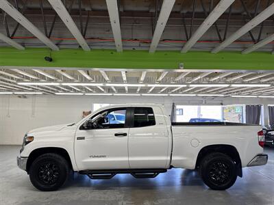 2018 Toyota Tundra SR5 (LOW MILES 55K) 12 SERVICE RECORDS - Photo 8 - Portland, OR 97267