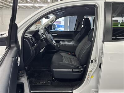 2018 Toyota Tundra SR5 (LOW MILES 55K) 12 SERVICE RECORDS - Photo 12 - Portland, OR 97267