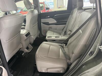 2016 Toyota Highlander Limited 2 OWNERS - Photo 12 - Portland, OR 97267