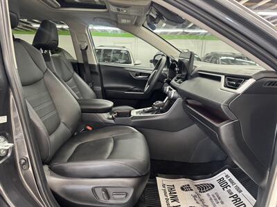 2023 Toyota RAV4 Limited   - Photo 14 - Portland, OR 97267
