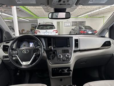 2019 Toyota Sienna XLE 7-Passenger (LOW MILES 33K) 2 OWNERS - Photo 10 - Portland, OR 97267