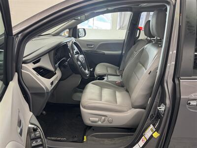2019 Toyota Sienna XLE 7-Passenger (LOW MILES 33K) 2 OWNERS - Photo 13 - Portland, OR 97267