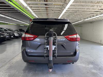 2019 Toyota Sienna XLE 7-Passenger (LOW MILES 33K) 2 OWNERS - Photo 4 - Portland, OR 97267
