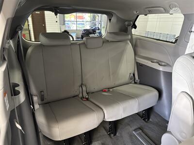 2019 Toyota Sienna XLE 7-Passenger (LOW MILES 33K) 2 OWNERS - Photo 17 - Portland, OR 97267