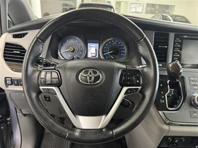 2019 Toyota Sienna XLE 7-Passenger (LOW MILES 33K) 2 OWNERS - Photo 12 - Portland, OR 97267