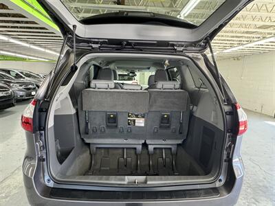 2019 Toyota Sienna XLE 7-Passenger (LOW MILES 33K) 2 OWNERS - Photo 7 - Portland, OR 97267