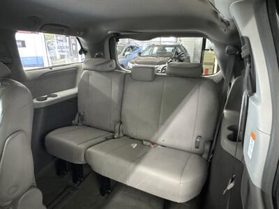 2019 Toyota Sienna XLE 7-Passenger (LOW MILES 33K) 2 OWNERS - Photo 18 - Portland, OR 97267