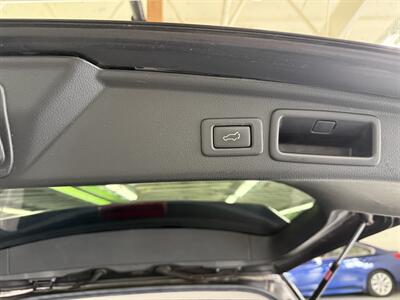 2015 Subaru Forester 2.5i Touring/ 31 SERVICE RECORDS!   - Photo 19 - Portland, OR 97267