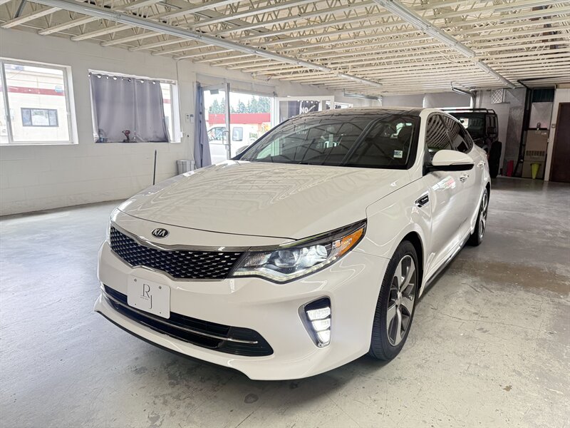 2018 Kia Optima SX Turbo 2 OWNERS 21 SERVICE - Photo 1 - Portland, OR 97267