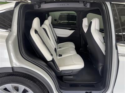 2018 Tesla Model X 100D LOW MILES 56K (2 OWNERS)   - Photo 14 - Portland, OR 97267