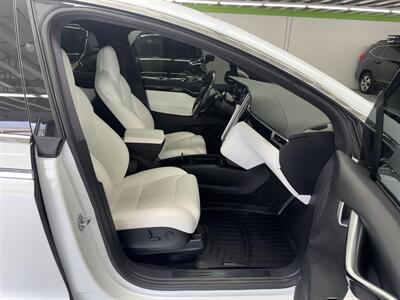 2018 Tesla Model X 100D LOW MILES 56K (2 OWNERS)   - Photo 13 - Portland, OR 97267