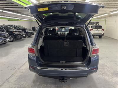 2011 Toyota Highlander Hybrid Limited (ONE OWNER) WITH 41 SERVICE RECORDS - Photo 9 - Portland, OR 97267
