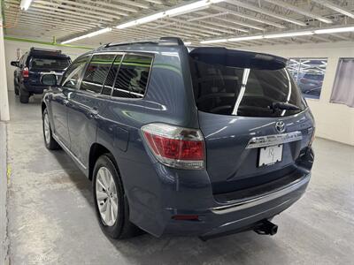 2011 Toyota Highlander Hybrid Limited (ONE OWNER) WITH 41 SERVICE RECORDS - Photo 4 - Portland, OR 97267