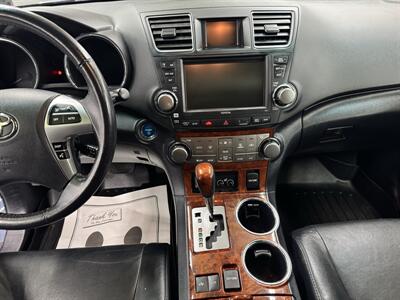2011 Toyota Highlander Hybrid Limited (ONE OWNER) WITH 41 SERVICE RECORDS - Photo 10 - Portland, OR 97267