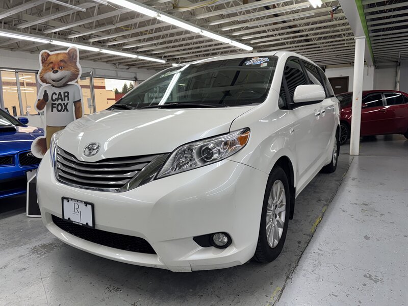 2016 Toyota Sienna XLE AWD ONE OWNER, LOW MILES(96k)