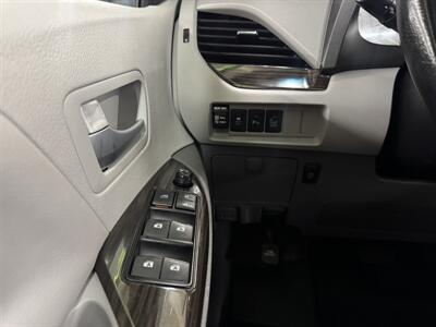 2016 Toyota Sienna XLE AWD ONE OWNER, LOW MILES(96k)   - Photo 16 - Portland, OR 97267