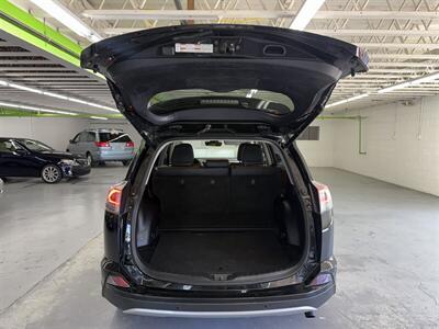 2016 Toyota RAV4 Hybrid Limited TWO OWNER/LOW MILE 84K   - Photo 8 - Portland, OR 97267