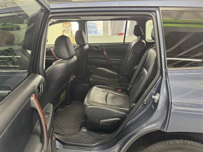 2012 Toyota Highlander Hybrid Limited LOW MILES 70K (MINT CONDITION) - Photo 14 - Portland, OR 97267