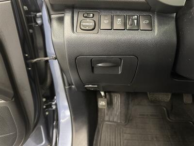 2012 Toyota Highlander Hybrid Limited LOW MILES 70K (MINT CONDITION) - Photo 21 - Portland, OR 97267