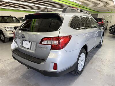 2017 Subaru Outback 2.5i Premium 2 OWNER 18 SERVICE   - Photo 4 - Portland, OR 97267