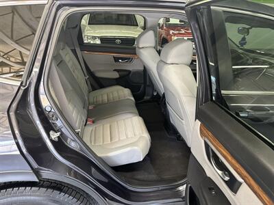 2017 Honda CR-V EX 2 OWNERS(24 SERVICE RECORDS)   - Photo 14 - Portland, OR 97267