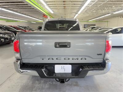 2021 Toyota Tacoma TRD Off-Road LOW MILE 38K   - Photo 8 - Portland, OR 97267