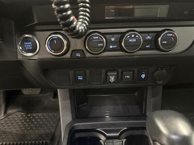 2021 Toyota Tacoma TRD Off-Road LOW MILE 38K   - Photo 17 - Portland, OR 97267