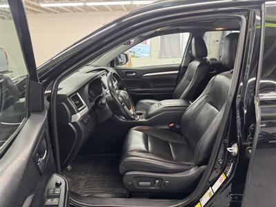 2019 Toyota Highlander XLE   - Photo 12 - Portland, OR 97267