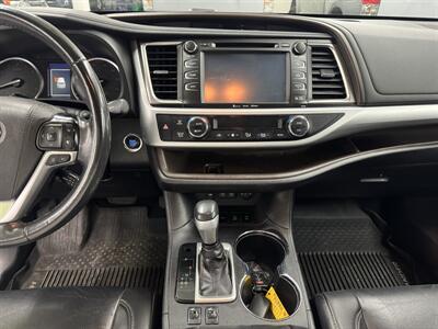 2019 Toyota Highlander XLE   - Photo 18 - Portland, OR 97267