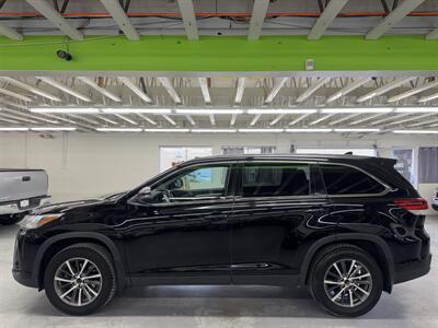 2019 Toyota Highlander XLE   - Photo 8 - Portland, OR 97267